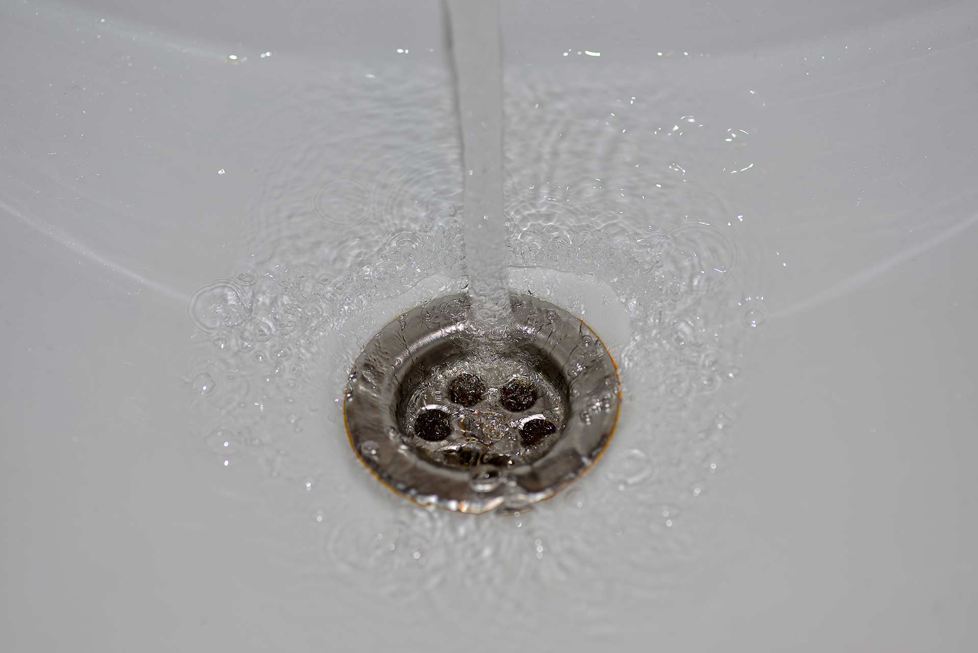 A2B Drains provides services to unblock blocked sinks and drains for properties in Cambridge.